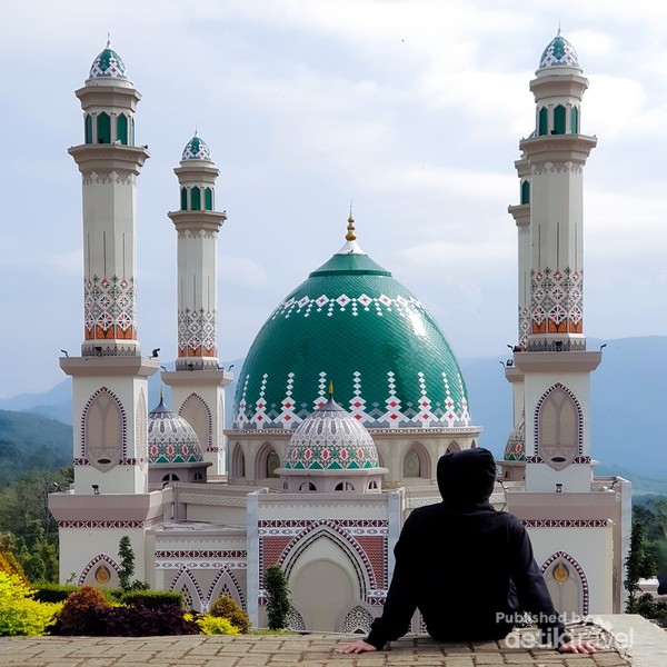 Masjid Al-Isti'anah: Jantung Kehidupan Berjamaah di Cilacap